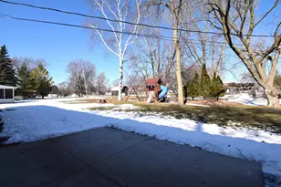 1452 Bonnie Dr, Menasha, WI 54952 - Photo 23