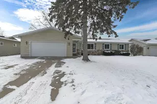 170 Robin Ln, Shawano, WI 54166 - Photo 3