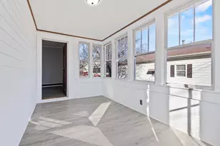 908 W 10th Ave, Oshkosh, WI 54902 - Photo 13