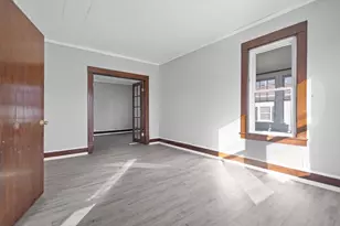 908 W 10th Ave, Oshkosh, WI 54902 - Photo 15