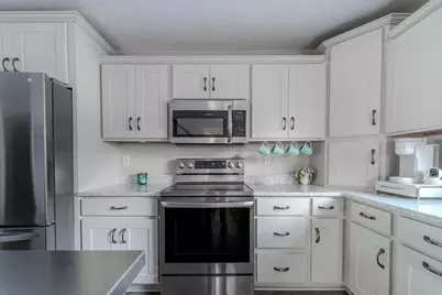 2210 Westwind Road, Oshkosh, WI 54904 - Photo 9