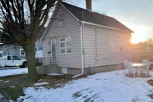 2006 Lincoln St, Two Rivers, WI 54241 - Photo 3