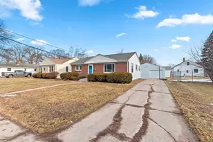 1220 Hickory Hill Dr, Green Bay, WI 54304 - Photo 27