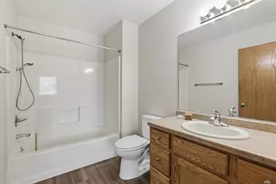 802 Sunridge Court #B, Waupaca, WI 54981 - Photo 9