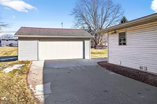 1069 Martin Ave, Fond du Lac, WI 54935 - Photo 33