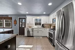 3869 Silver Bow Dr, Green Bay, WI 54313 - Photo 9