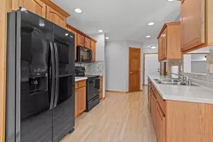 3082 Winnipeg St, Menasha, WI 54952 - Photo 9