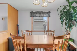 3137 Parkdale Dr, Marinette, WI 54143 - Photo 11