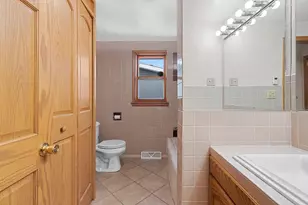 3137 Parkdale Dr, Marinette, WI 54143 - Photo 15