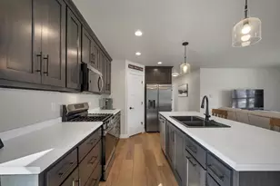 2039 Lone Grove Ave, Green Bay, WI 54303 - Photo 9