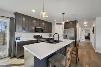 2039 Lone Grove Avenue, Green Bay, WI 54303 - Photo 11