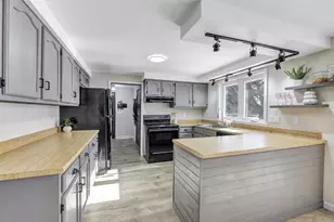 313 Steven Ct, Denmark, WI 54208 - Photo 11