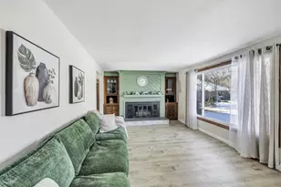 313 Steven Ct, Denmark, WI 54208 - Photo 5