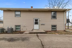 1050 Van Buren Ave, Oshkosh, WI 54902 - Photo 33