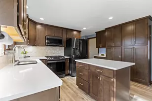 1536 Van Rd, Green Bay, WI 54311 - Photo 11