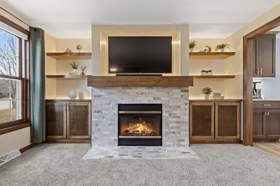 1536 Van Road, Green Bay, WI 54311 - Photo 7