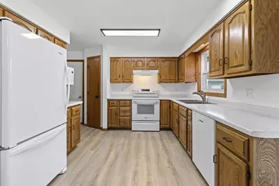 1501 N Lynndale Drive, Appleton, WI 54914 - Photo 9