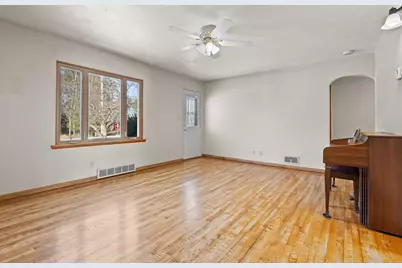 1930 Pershing Road, New London, WI 54961 - Photo 9