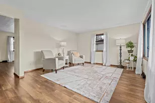 1410 Miami Cir, Little Chute, WI 54140 - Photo 3