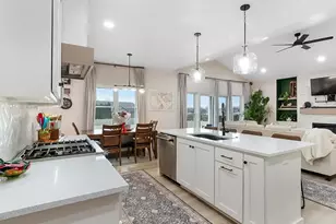 440 Kristy Lee Ct, Green Bay, WI 54311 - Photo 9