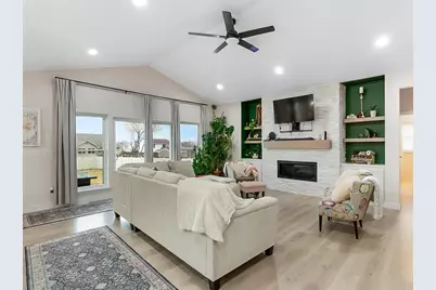 440 Kristy Lee Court, Green Bay, WI 54311 - Photo 3