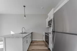 1068 W 20th Ave, Oshkosh, WI 54902 - Photo 7