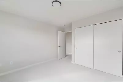 1072 W 20th Avenue, Oshkosh, WI 54902 - Photo 21