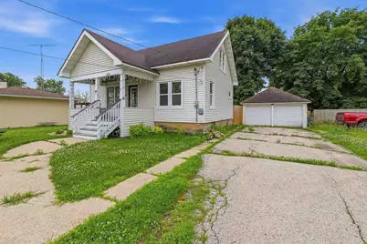 250 W Caroline Street, Markesan, WI 53946 - Photo 1