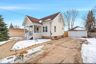 250 W Caroline St, Markesan, WI 53946 - Photo 1