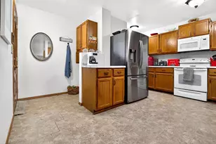 71 Spencer Village Ct, Appleton, WI 54914 - Photo 7