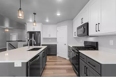 1748 Bridge Port Circle, De Pere, WI 54115 - Photo 7