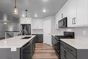 1748 Bridge Port Cir, De Pere, WI 54115 - Photo 7