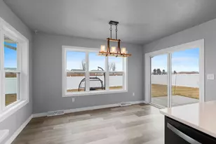 1748 Bridge Port Cir, De Pere, WI 54115 - Photo 7