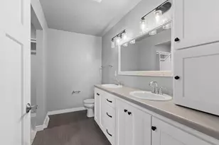 1748 Bridge Port Cir, De Pere, WI 54115 - Photo 11