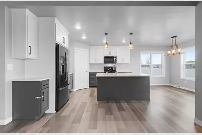 1748 Bridge Port Circle, De Pere, WI 54115 - Photo 5