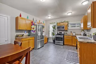 118 W 12th Ave, Oshkosh, WI 54902 - Photo 5