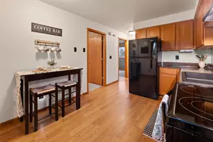 2012 Roberts Ave, Oshkosh, WI 54904 - Photo 7