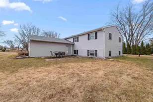 2012 Roberts Ave, Oshkosh, WI 54904 - Photo 29