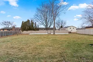 2343 Yellowstone Dr, Green Bay, WI 54311 - Photo 45