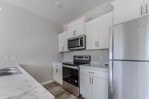 1080 W 20th Ave, Oshkosh, WI 54902 - Photo 9