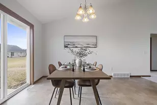 2135 W Melcorn Cir, De Pere, WI 54115 - Photo 15