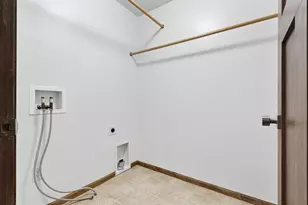 2135 W Melcorn Cir, De Pere, WI 54115 - Photo 29