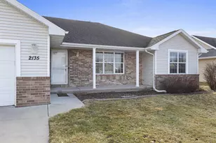 2135 W Melcorn Cir, De Pere, WI 54115 - Photo 3