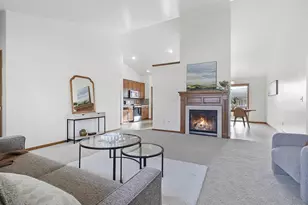 2135 W Melcorn Cir, De Pere, WI 54115 - Photo 11