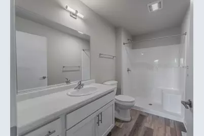 1076 W 20th Avenue, Oshkosh, WI 54902 - Photo 15