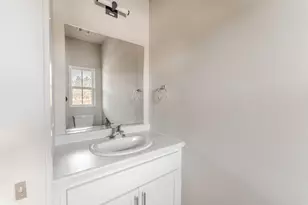 1076 W 20th Ave, Oshkosh, WI 54902 - Photo 13