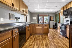 205 Avon St, New London, WI 54961 - Photo 15