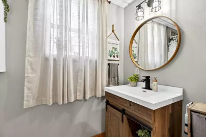 205 Avon Street, New London, WI 54961 - Photo 17