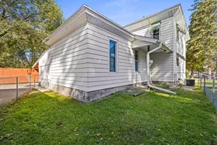 411 W Elm St, Wautoma, WI 54982 - Photo 41