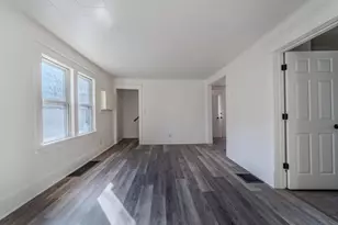 1149 W 6th Ave, Oshkosh, WI 54902 - Photo 7